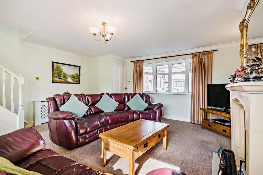 Wentworth Road, Wollaston, Stourbridge 3 bed detached house £300,000