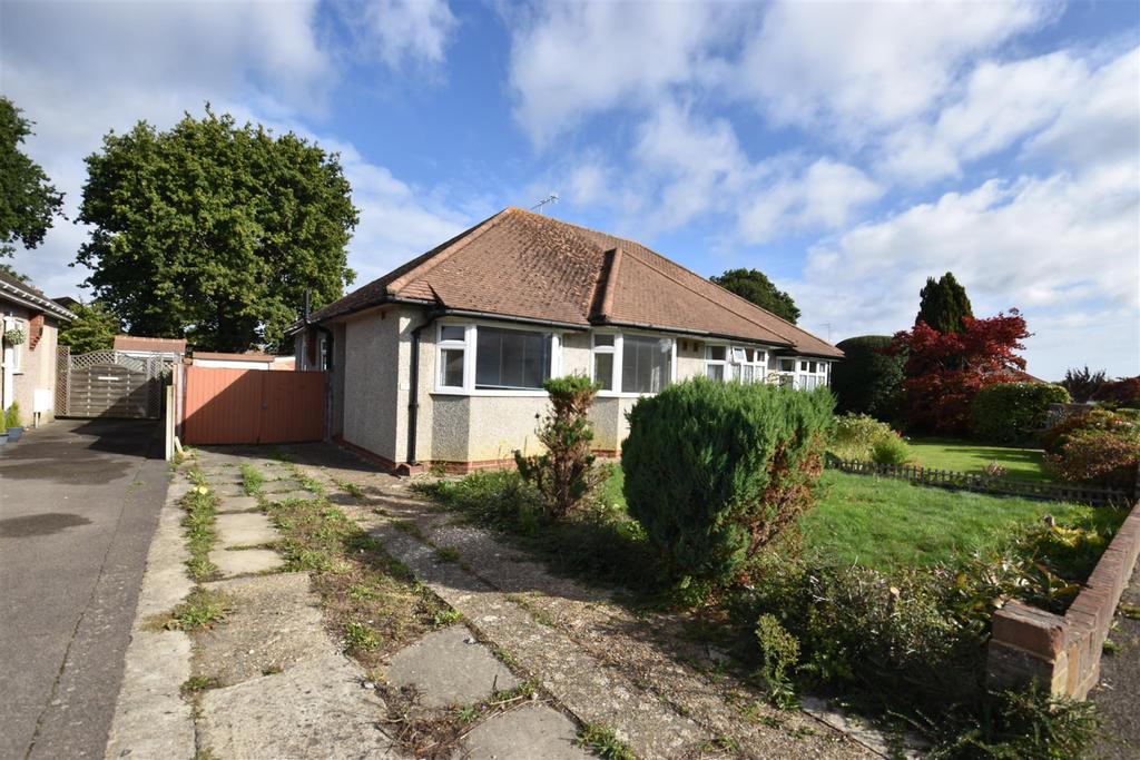 Blundell Avenue, Horley 2 bed semidetached bungalow £1,250 pcm (£288 pw)
