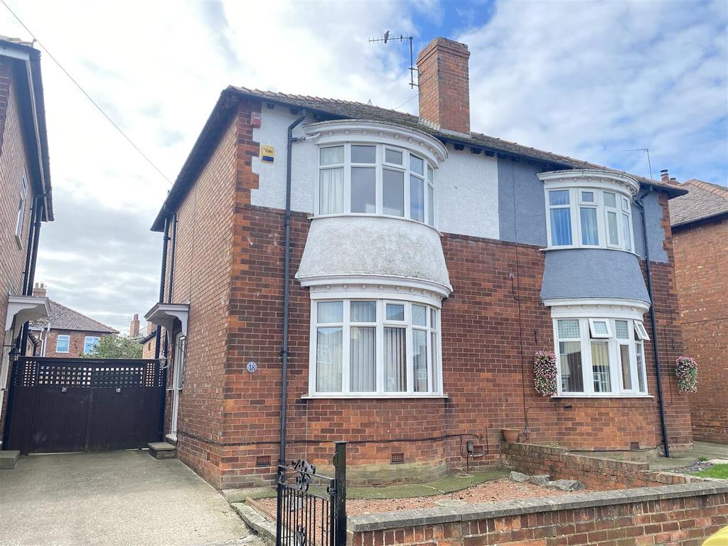 Starmer Crescent, Darlington 2 bed semidetached house £120,000