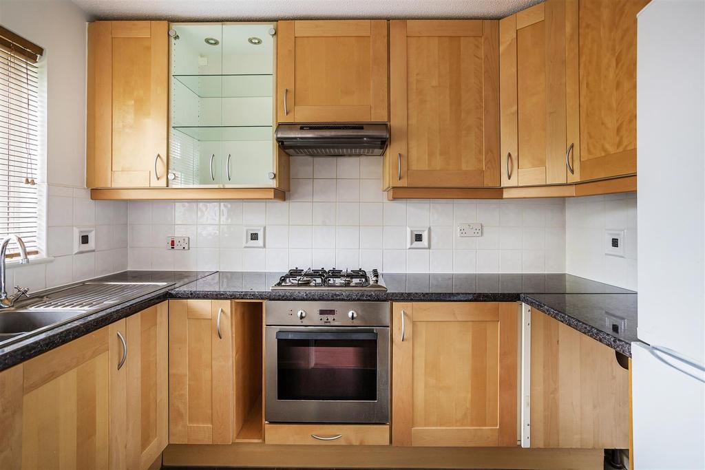 83-Barnfield-Way-1.jpg