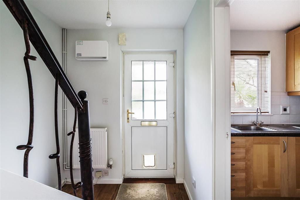83-Barnfield-Way-3.jpg
