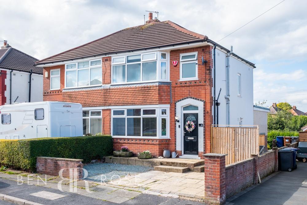 Lynton Avenue, Leyland 3 bed semidetached house for sale £190,000