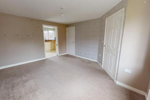 3 bedroom townhouse for sale - Royds Hall Drive, Bradford