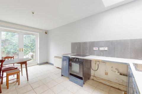 2 bedroom terraced house for sale - Linkfield Road