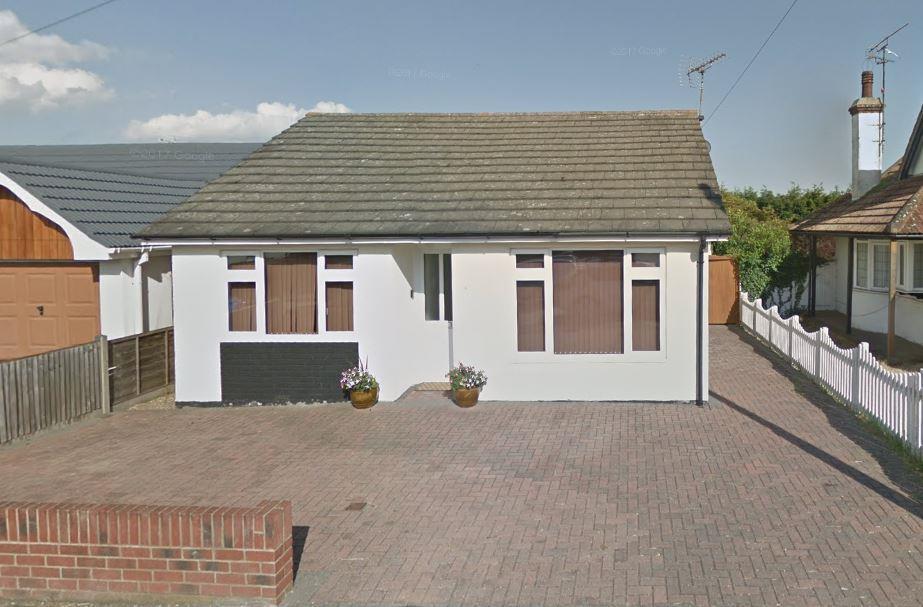 Virginia Road, Whitstable 2 bed detached bungalow £1,150 pcm (£265 pw)