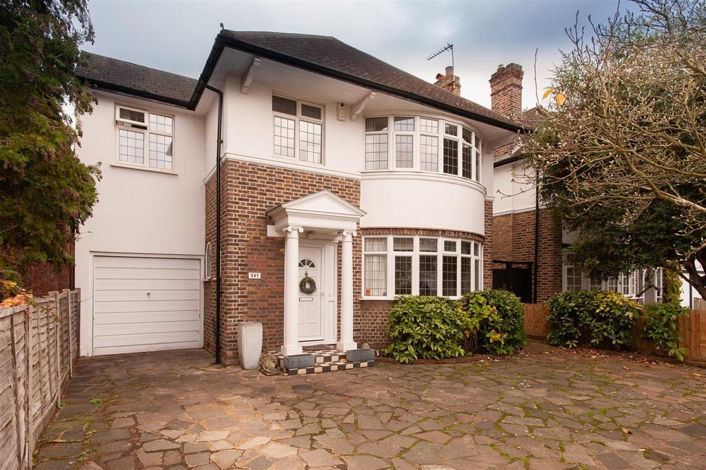 Sheen Lane, London 4 bed detached house £5,850 pcm (£1,350 pw)