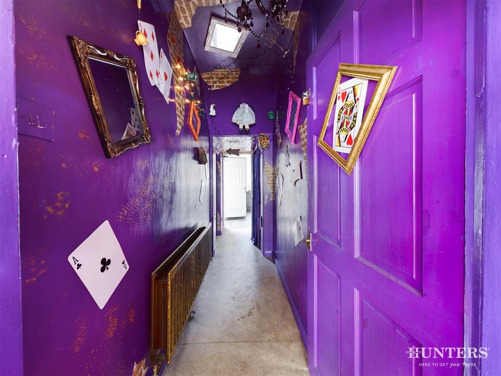 CAM00893 P1-PR0095-STILL08.jpg