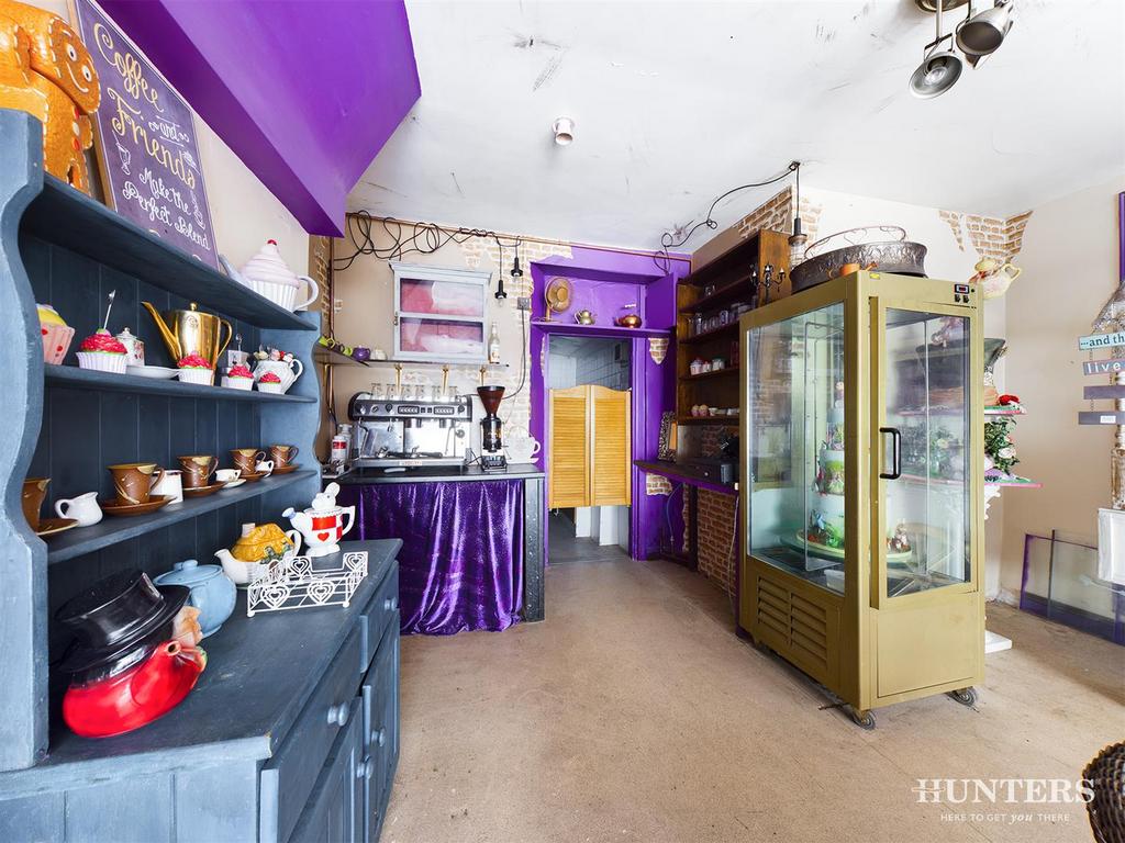 CAM00893 P1-PR0095-STILL02.jpg