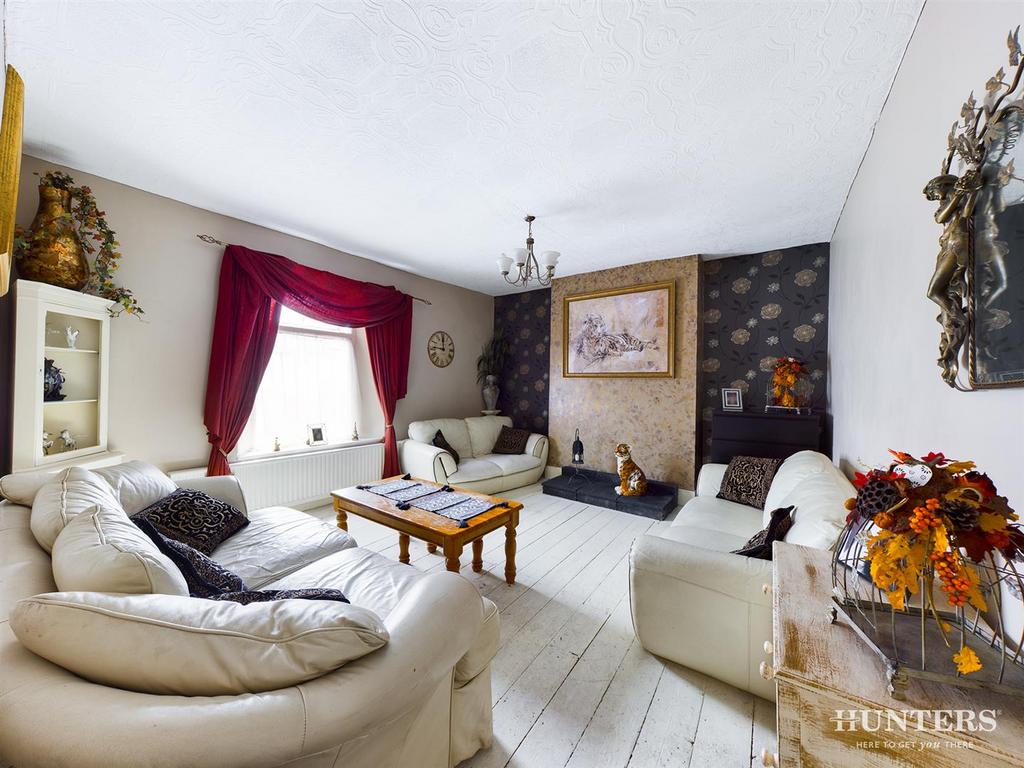 CAM00893 P1-PR0095-STILL15.jpg