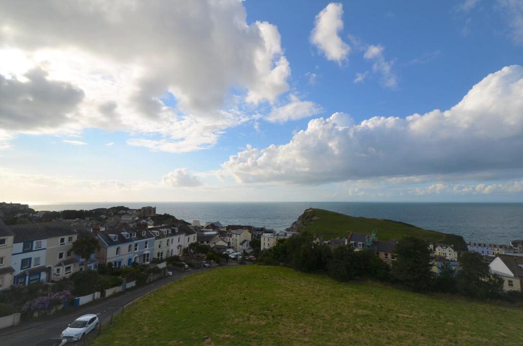 Montpelier Terrace, 2 bed flat to rent £695 pcm (£160 pw)