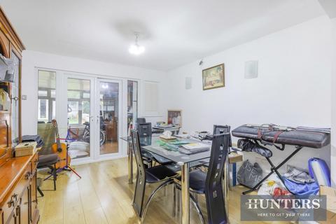 10 The Crescent, New Malden, KT3 3LH