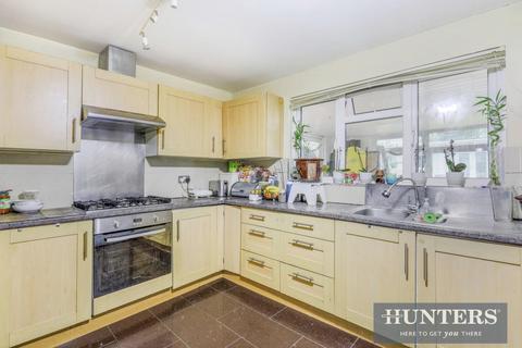 10 The Crescent, New Malden, KT3 3LH