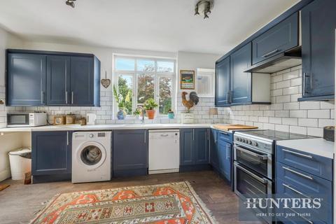 14 Cuddington Avenue, Worcester Park, KT4 7DA