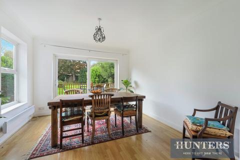 14 Cuddington Avenue, Worcester Park, KT4 7DA