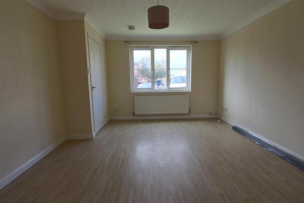 65 Dover Heights, Dunfermline KY11 8HS 3 bed end of terrace house £