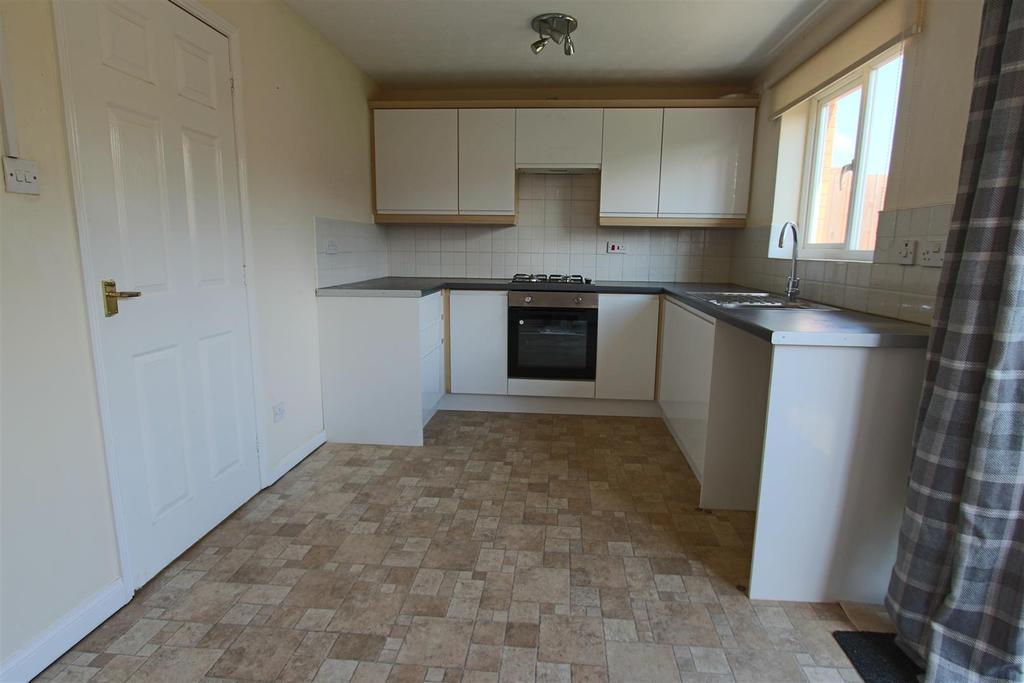 65 Dover Heights, Dunfermline KY11 8HS 3 bed end of terrace house £