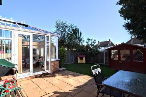 7 Calder Close, Royston, Barnsley, S71 4BT