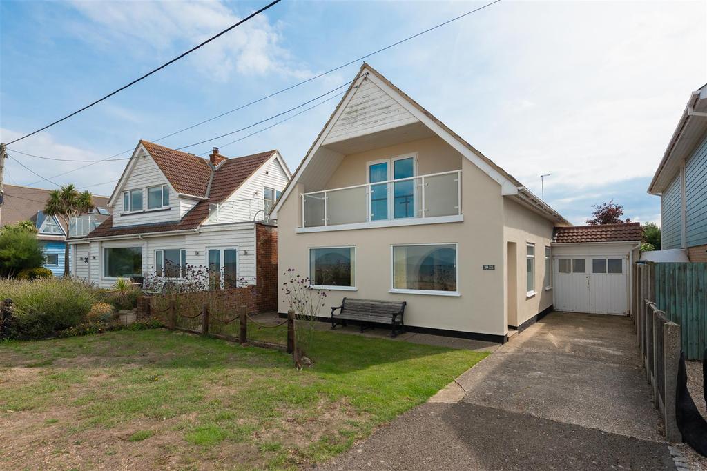 Preston Parade, Seasalter, Whitstable 3 bed detached house for sale £
