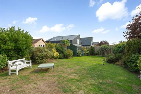 3 bedroom detached house for sale - Preston Parade, Seasalter, Whitstable