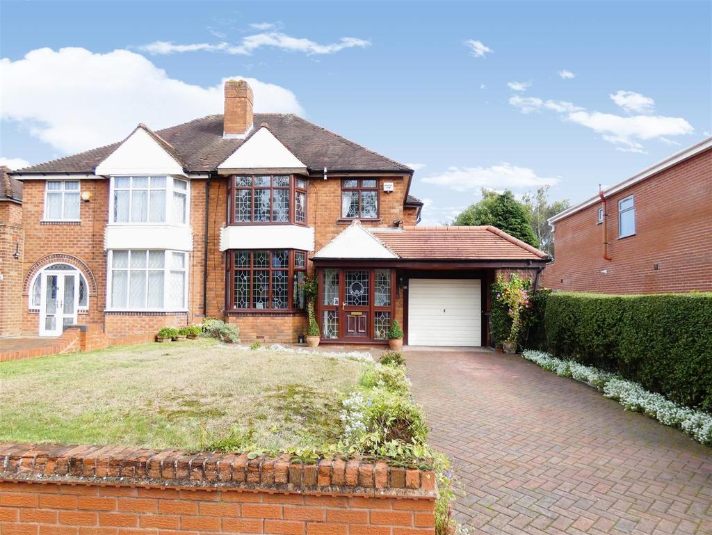 Yateley Avenue, Great Barr, Birmingham 3 bed semidetached house £329,999