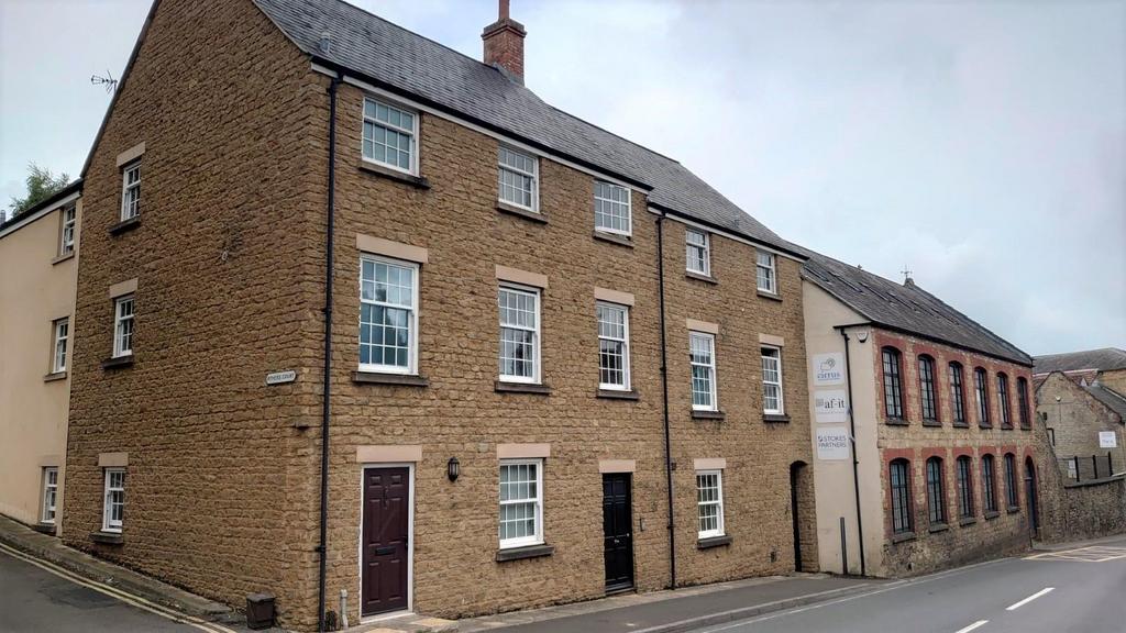 North Street, Crewkerne 2 bed apartment for sale £119,500