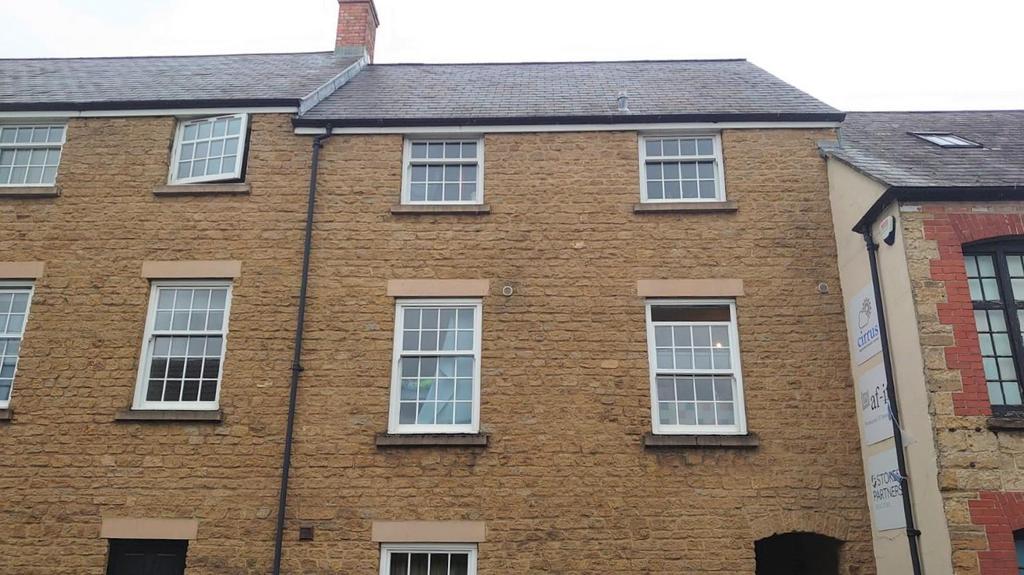 North Street, Crewkerne 2 bed apartment for sale £119,500