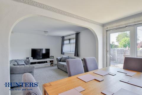 17 Cheviot Close, Middleton, Manchester, M24 2FY