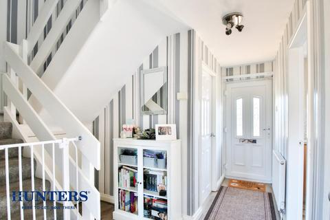 17 Cheviot Close, Middleton, Manchester, M24 2FY