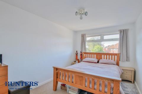 17 Cheviot Close, Middleton, Manchester, M24 2FY