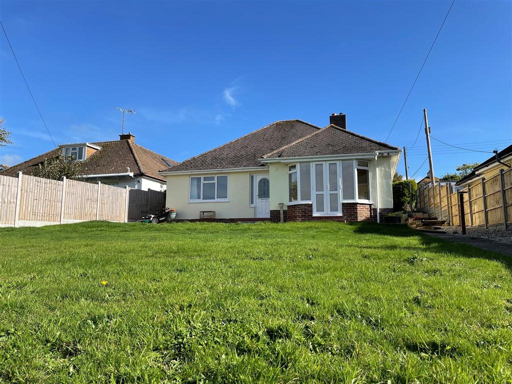 King Charles Way, Bridport 2 bed bungalow £450,000