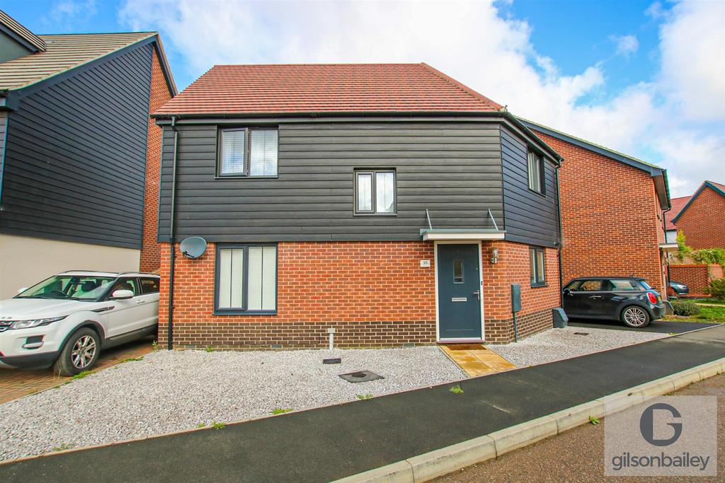 Robin Grove, Wymondham 3 bed detached house for sale £300,000