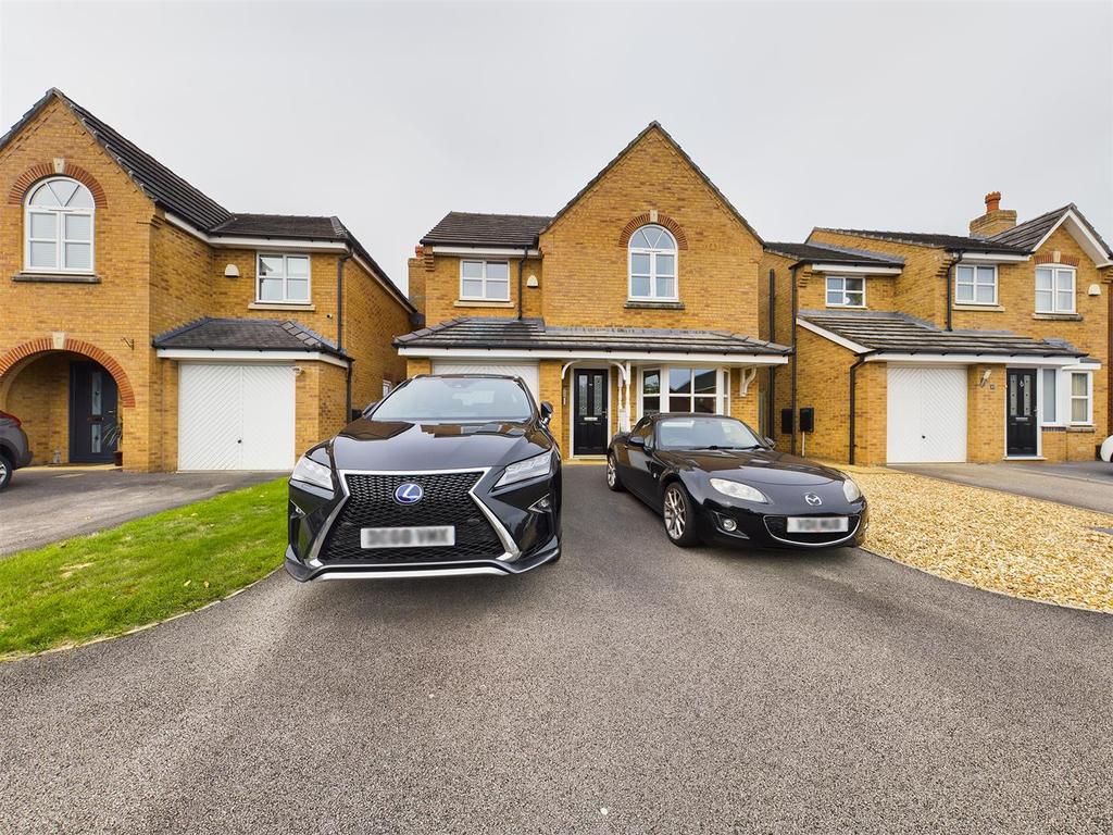 St. Giles Park, Gwersyllt, Wrexham 4 bed detached house for sale £300,000