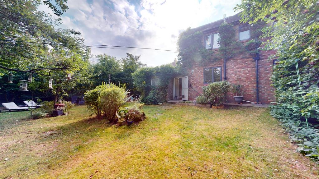 Helvellyn Road Garden