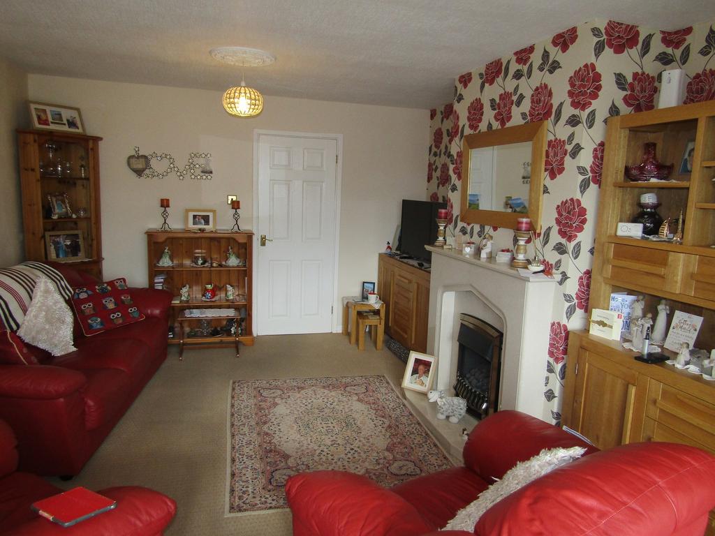 Delffordd, Rhos, Pontardawe, Swansea... 3 bed detached bungalow £195,000