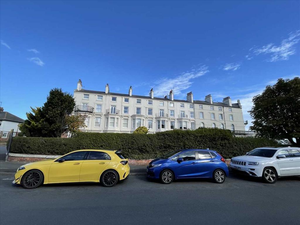 The Crescent, Filey 2 bed apartment for sale £129,950