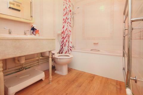 1 bedroom apartment for sale, Sycamore Court, Stilemans, Wickford, SS11