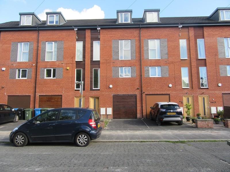 Northumberland Road, Old Trafford... 4 bed townhouse £1,500 pcm (£346 pw)