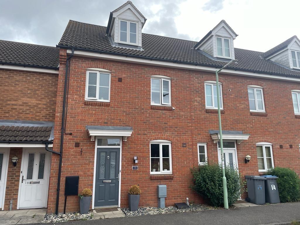 Walker Chase, Kesgrave IP5 3 bed terraced house £325,000