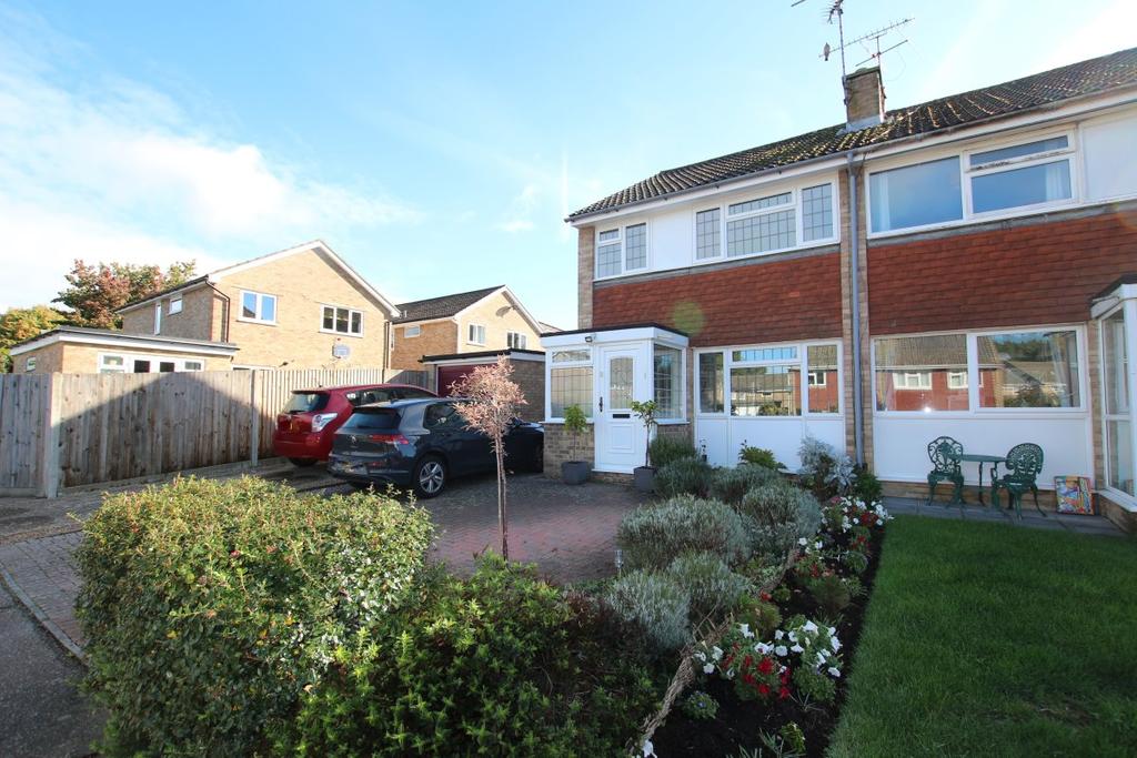 Fern Way, Horsham 3 bed terraced house £1,600 pcm (£369 pw)