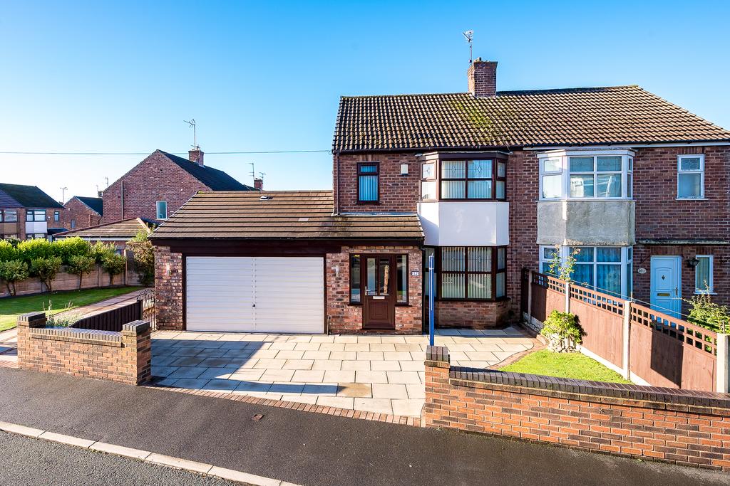 Braeside Crescent, Billinge, WN5 3 bed semidetached house for sale £
