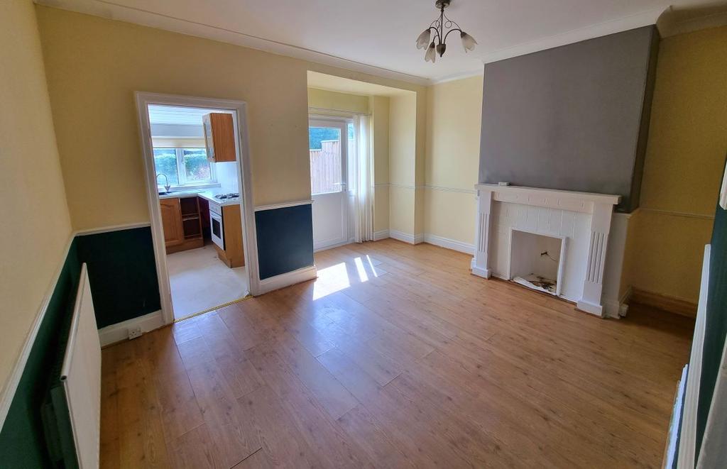 154 Eastbourne Road, Darlington... 2 bed semidetached house £85,000