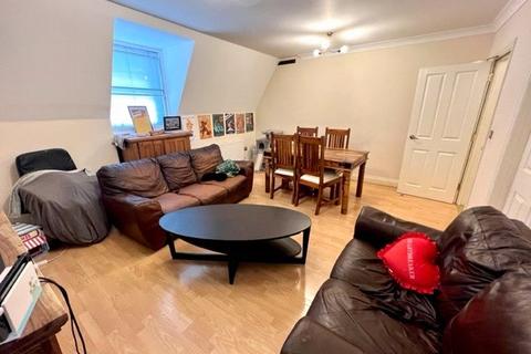 3 bedroom apartment to rent - Canute Road, Southampton, Hampshire, SO14