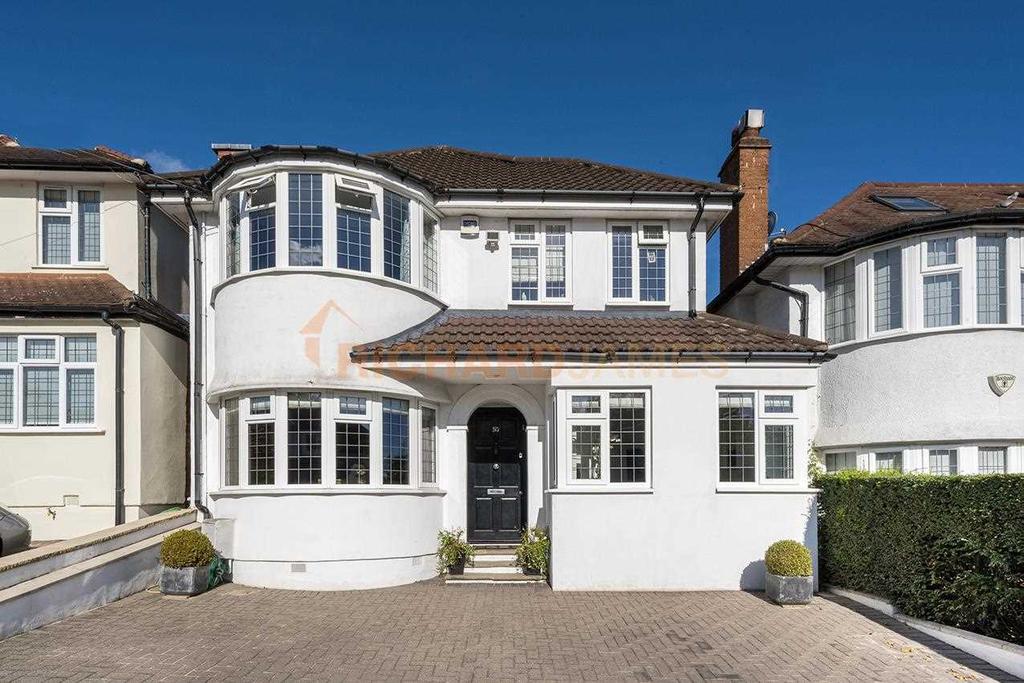 Uphill Grove, Mill Hill 4 bed detached house £4,250 pcm (£981 pw)