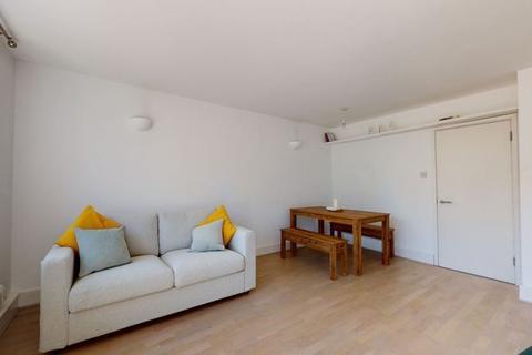 40 Beechcroft Close, Streatham, London, SW16 2EW