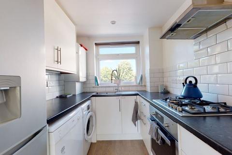 40 Beechcroft Close, Streatham, London, SW16 2EW