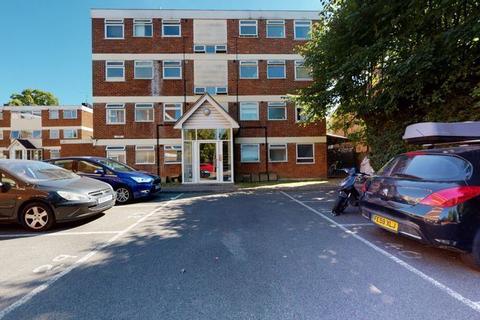 40 Beechcroft Close, Streatham, London, SW16 2EW