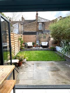 19 Brafferton Road, Croydon, CR0 1AD