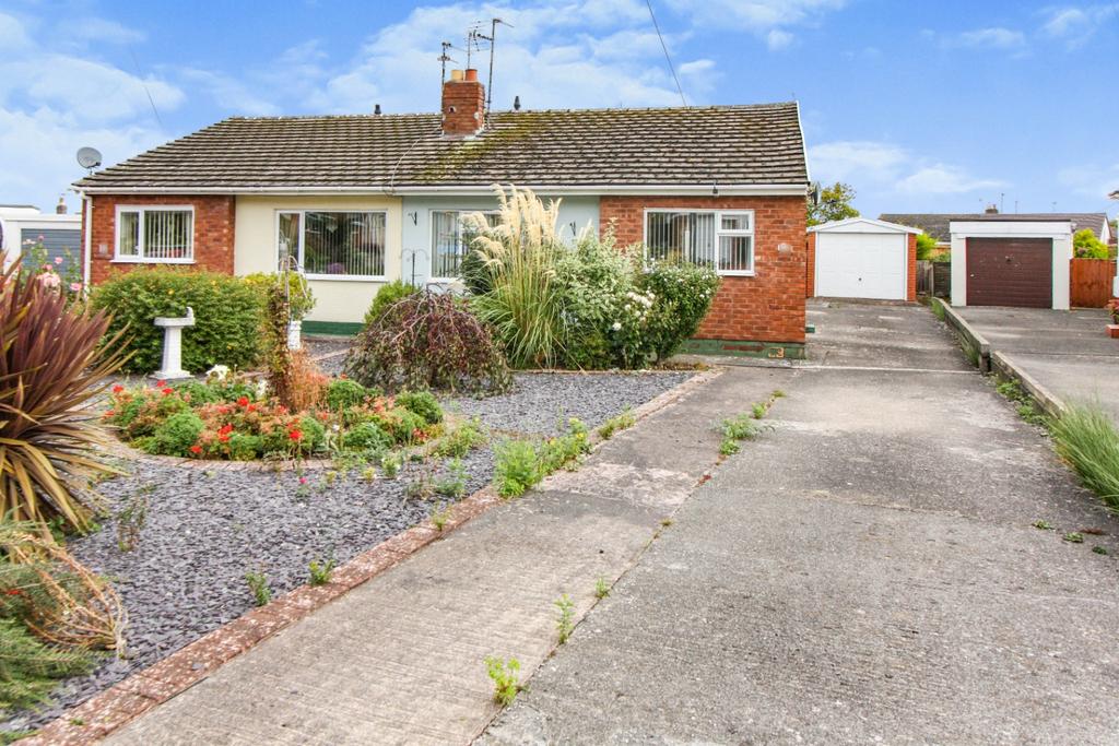 Coed Masarn, Abergele, Conwy, LL22 7EE 2 bed semidetached bungalow for