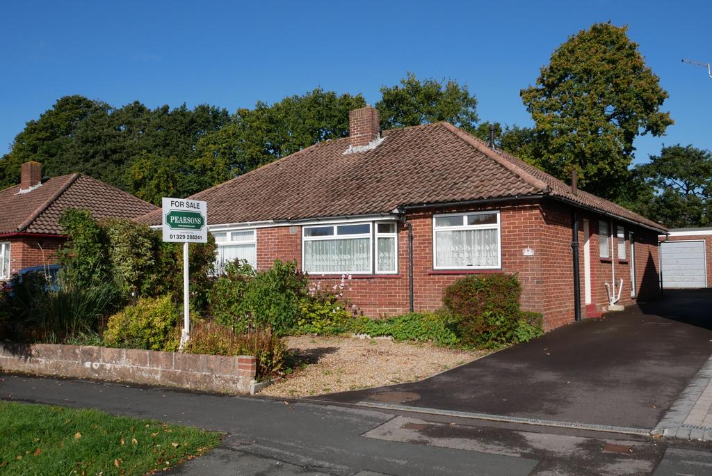 OAK ROAD, FAREHAM 2 bed semidetached bungalow for sale £300,000