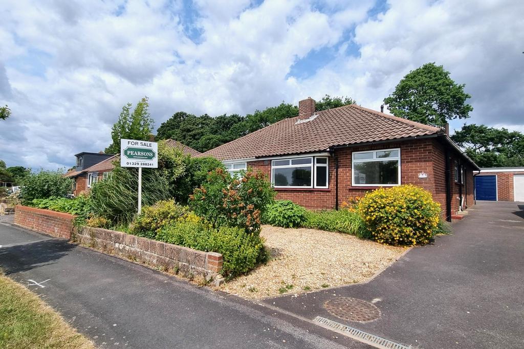 OAK ROAD, FAREHAM 2 bed semidetached bungalow for sale £320,000